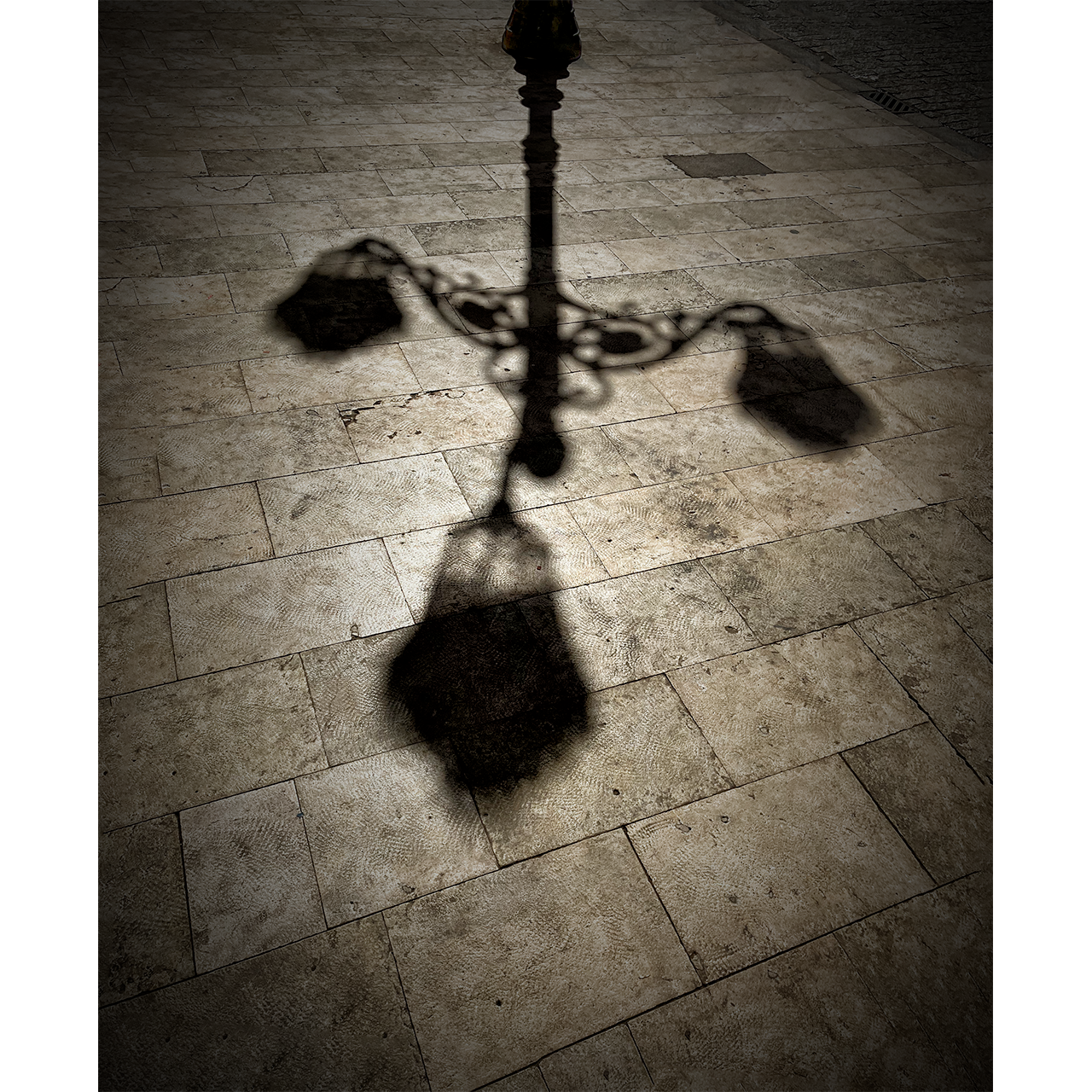 Laura Pascual. FAROLA DE TRES FANALS