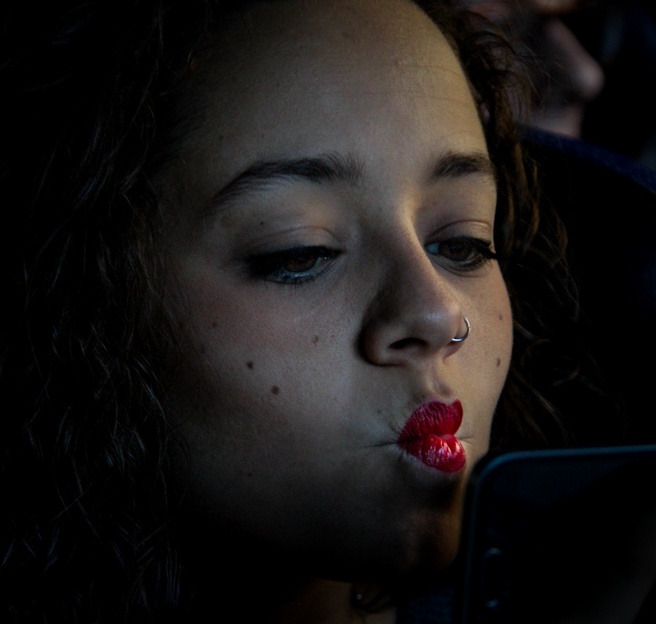 Anna Martí. LLAVIS VERMELLS