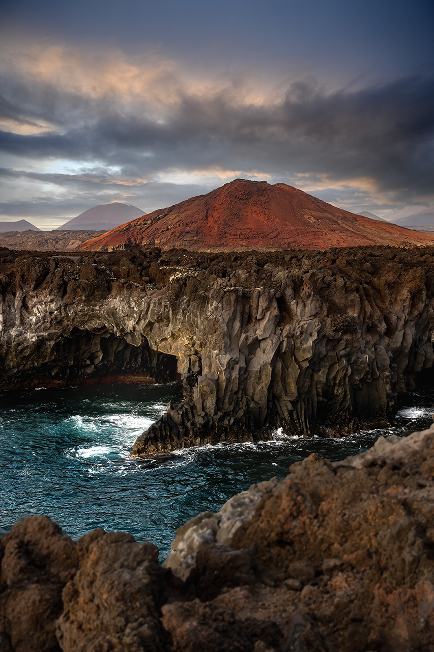 Miquel Calvet. Los-Hervideros.-Lanzarote