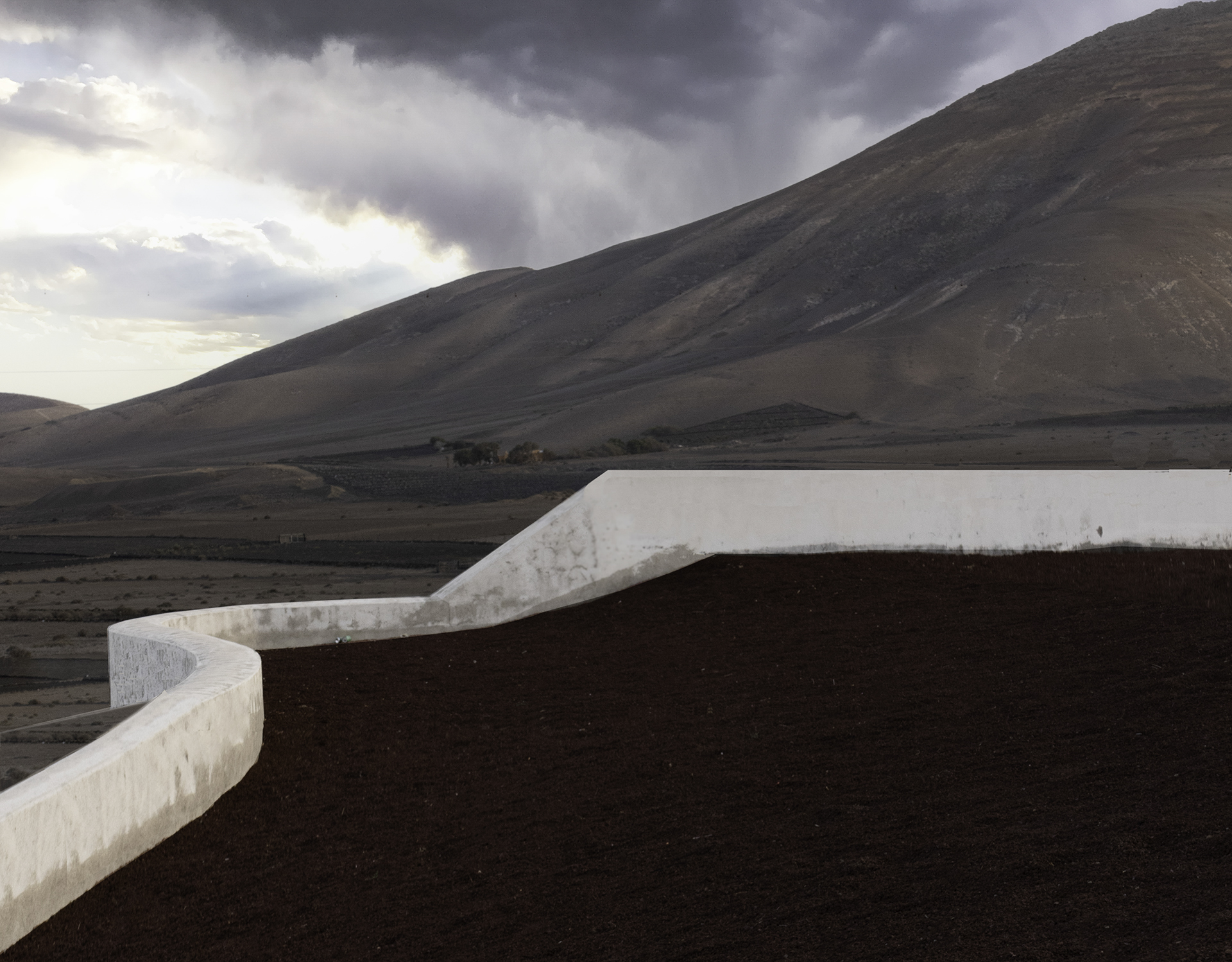 Rosa Colomé. Terres-volcaniques-1