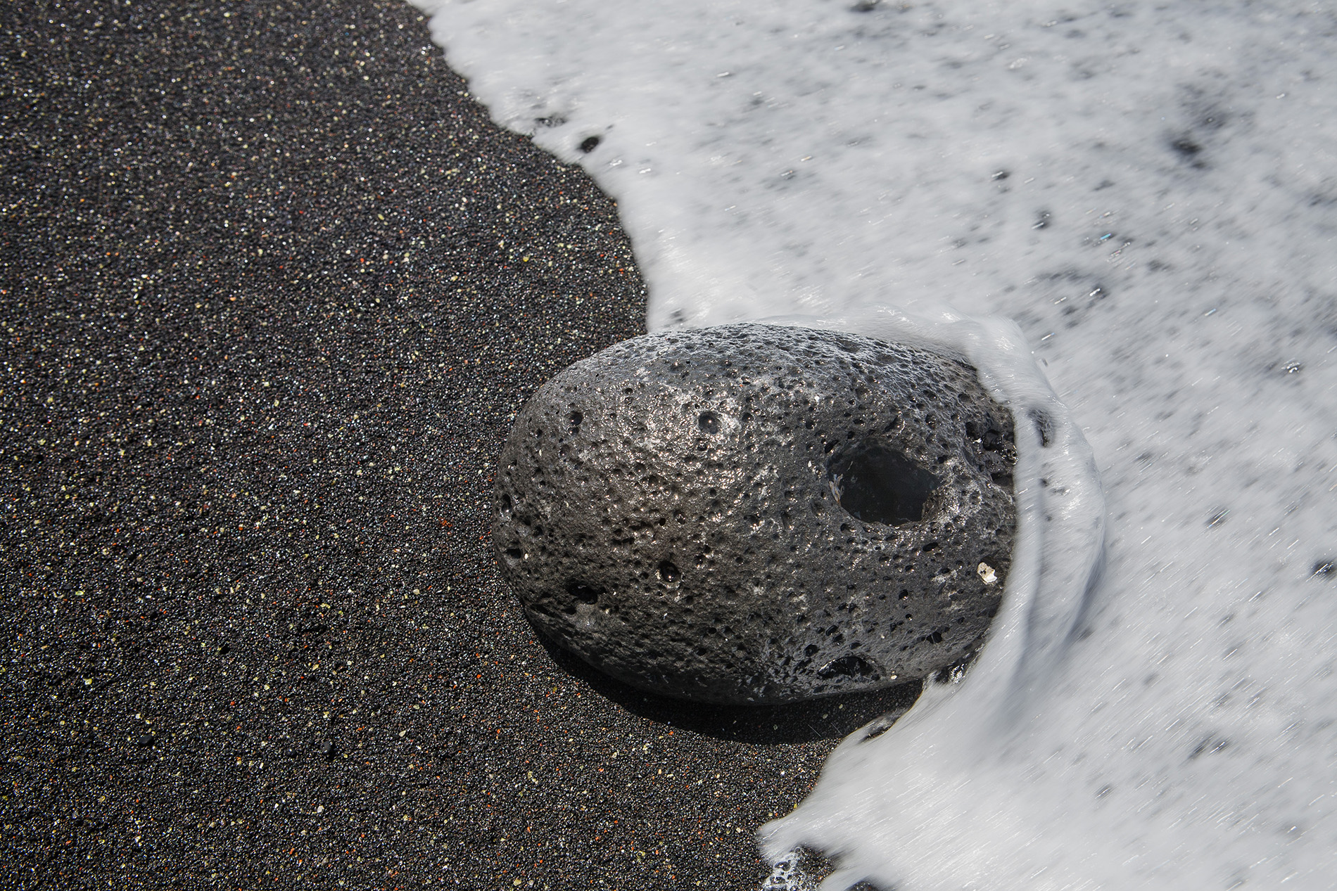 Jordi Lartuna. L'EROSIÓ I LES ABRAÇADES DEL MAR