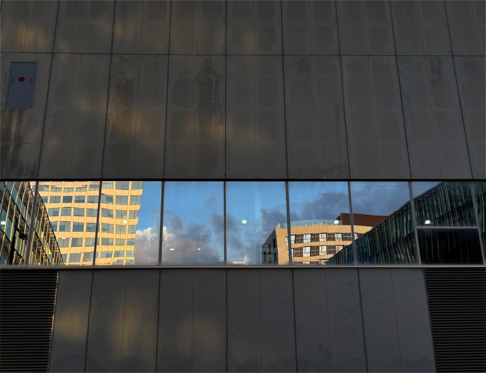 Neus Montserrat. EFECTE MIRALL